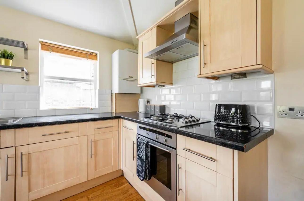 Lovely 3-Bed 20 Minutes To Central Лондон Екстер'єр фото