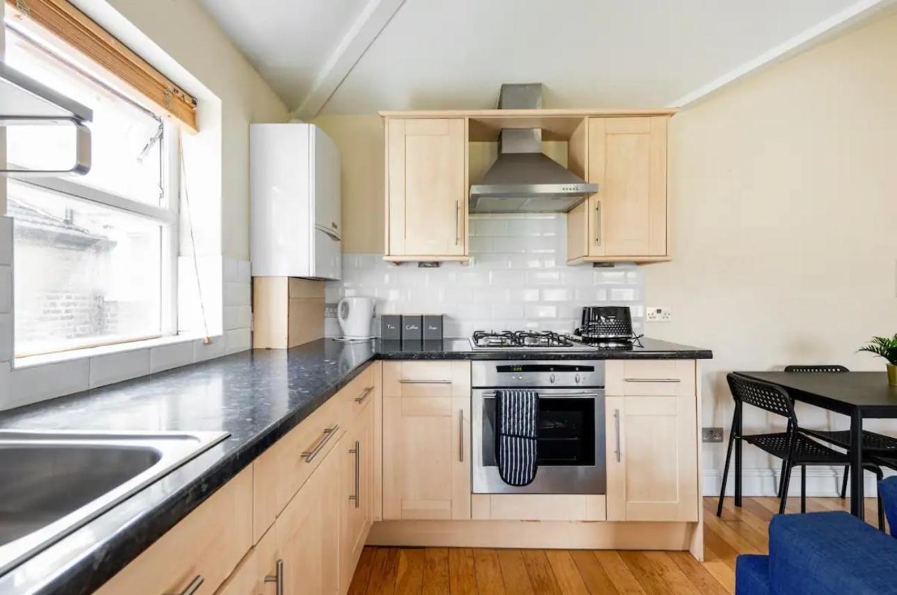 Lovely 3-Bed 20 Minutes To Central Лондон Екстер'єр фото
